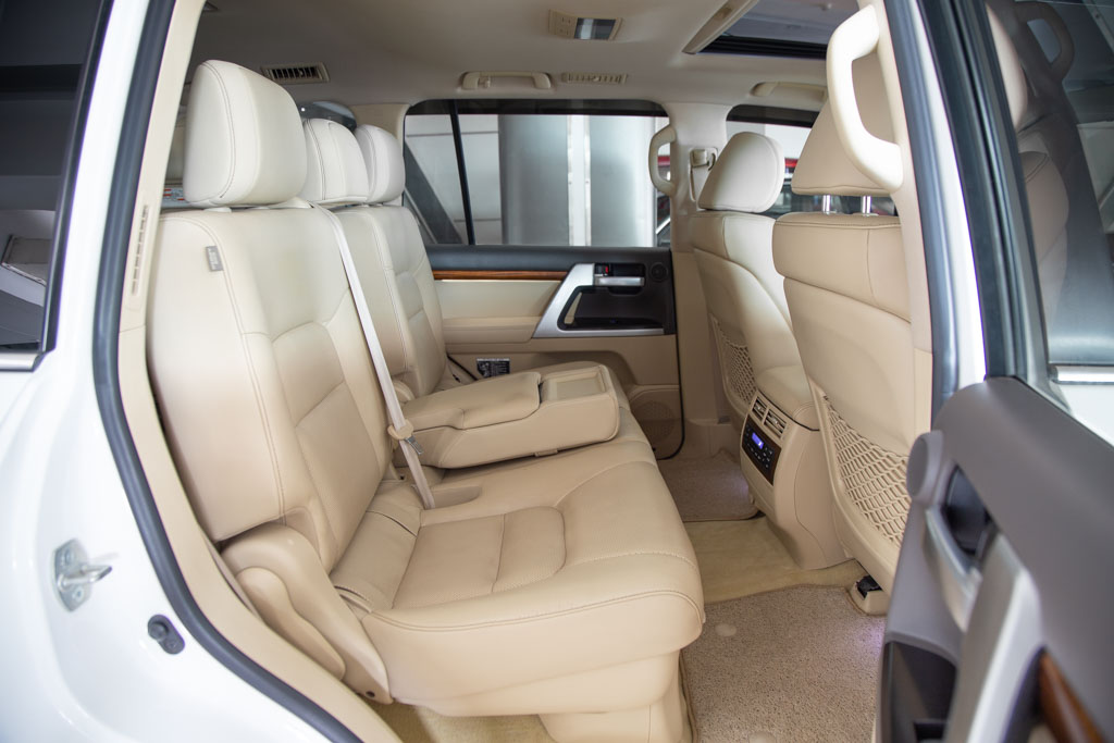 TOYOTA LAND CRUISER LC200 VX