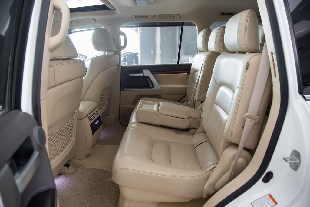 TOYOTA LAND CRUISER LC200 VX