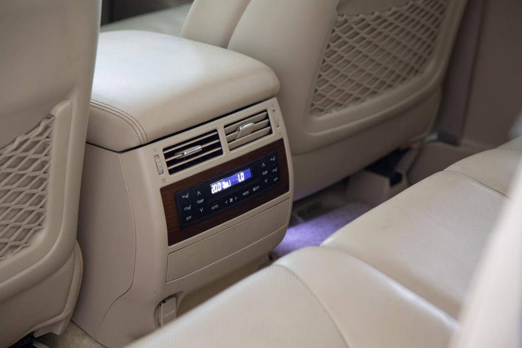 TOYOTA LAND CRUISER LC200 VX