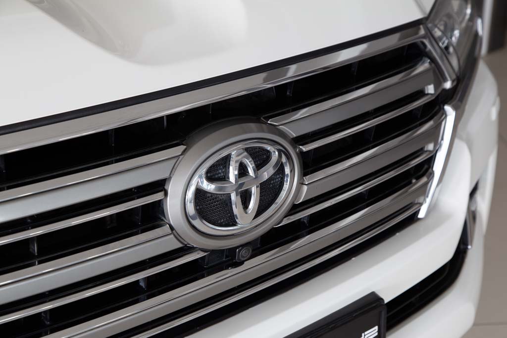 TOYOTA LAND CRUISER LC200 VX