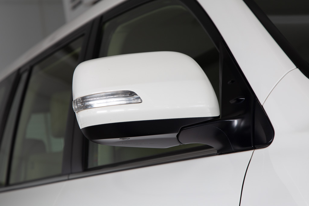 TOYOTA LAND CRUISER LC200 VX