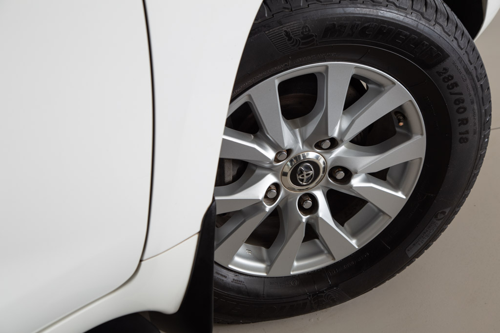 TOYOTA LAND CRUISER LC200 VX