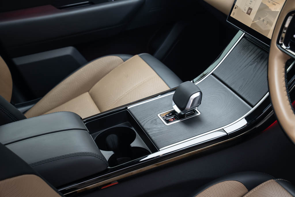 RANGE ROVER VELAR P250 SE DYNAMIC