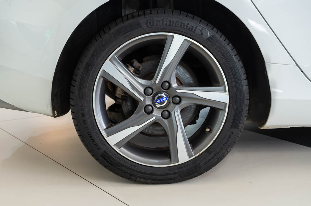 VOLVO V40 CROSS COUNTRY D3