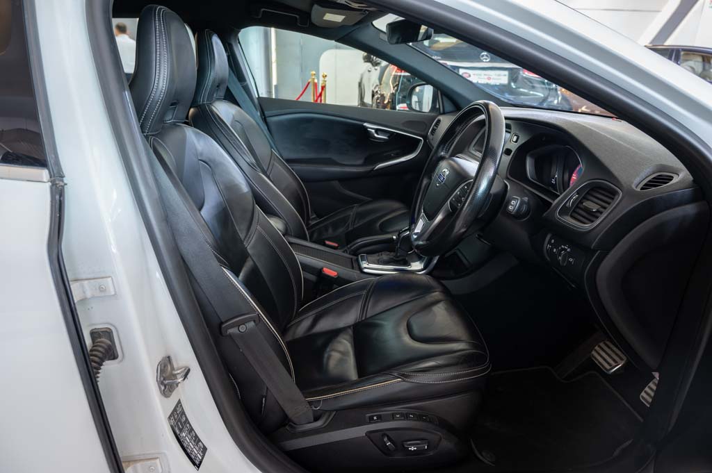 VOLVO V40 CROSS COUNTRY D3