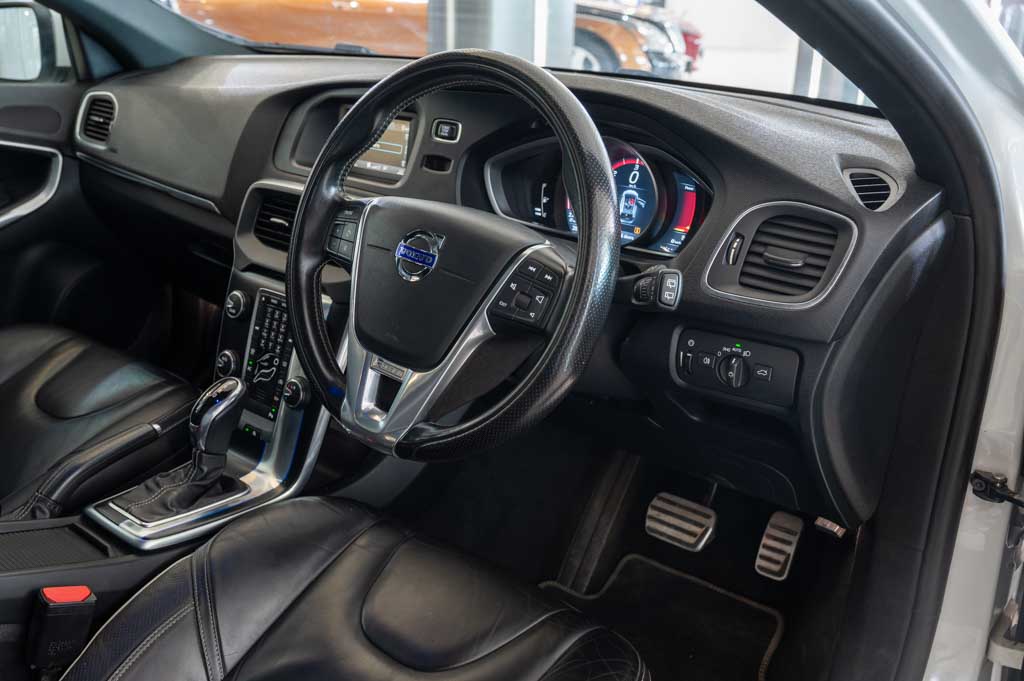 VOLVO V40 CROSS COUNTRY D3