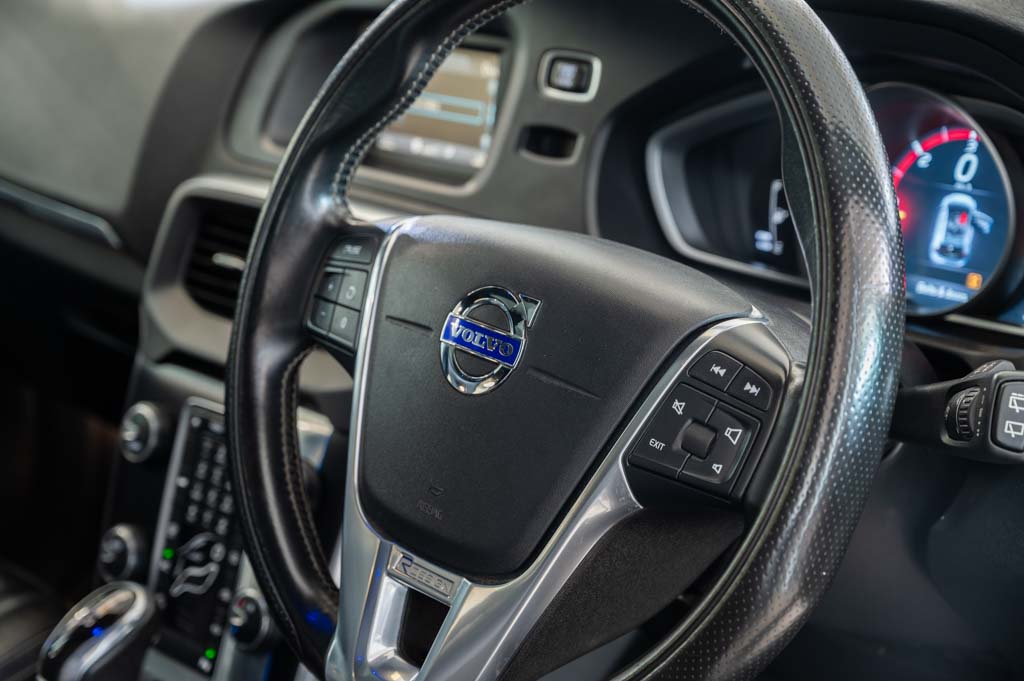 VOLVO V40 CROSS COUNTRY D3