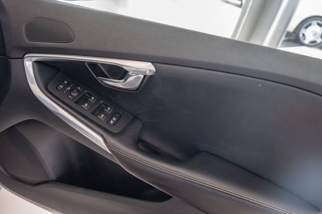 VOLVO V40 CROSS COUNTRY D3