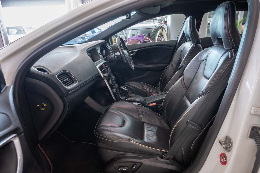 VOLVO V40 CROSS COUNTRY D3