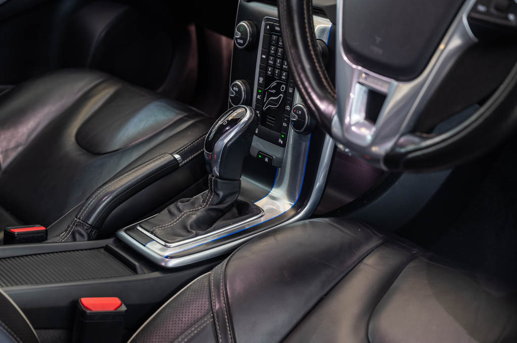 VOLVO V40 CROSS COUNTRY D3