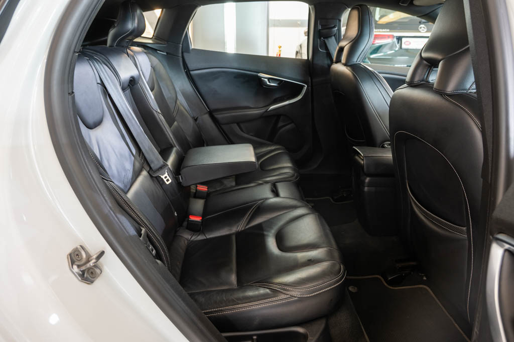 VOLVO V40 CROSS COUNTRY D3