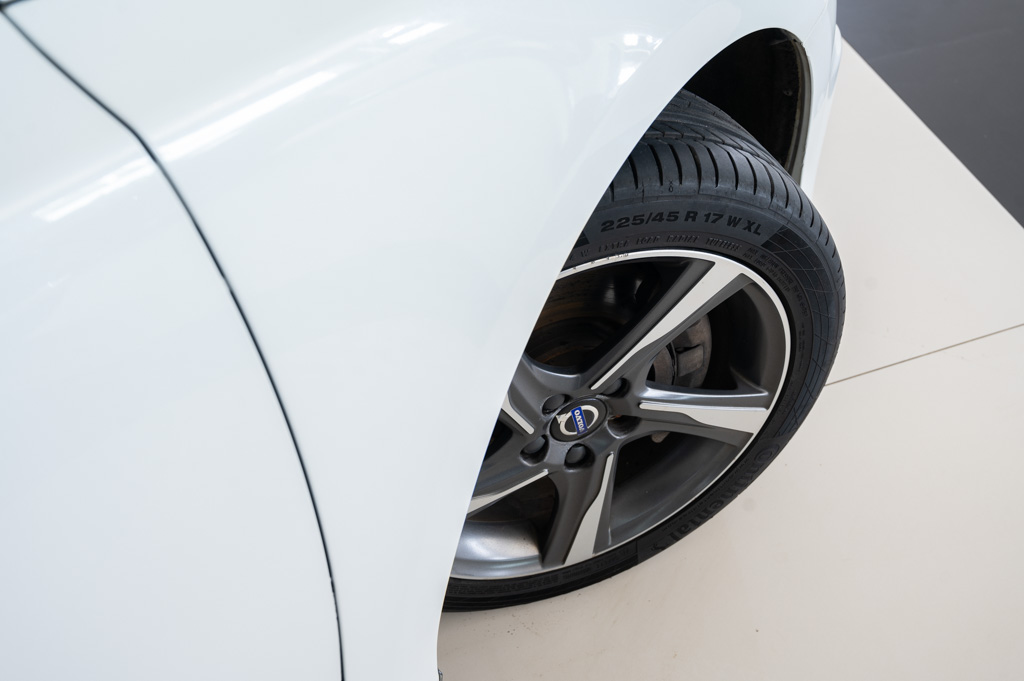 VOLVO V40 CROSS COUNTRY D3