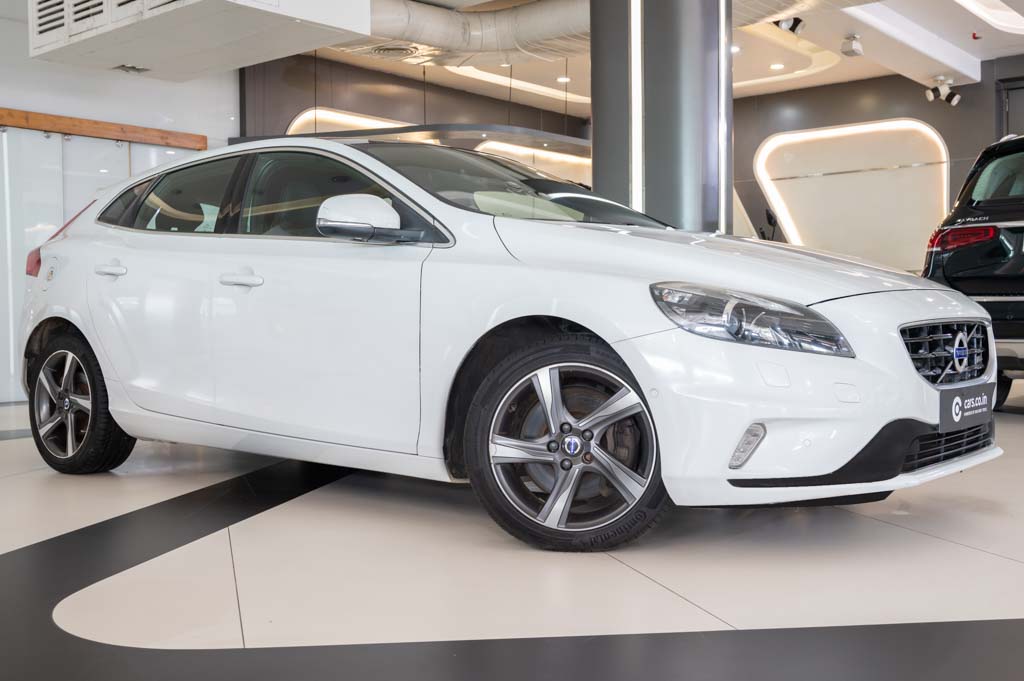 VOLVO V40 CROSS COUNTRY D3