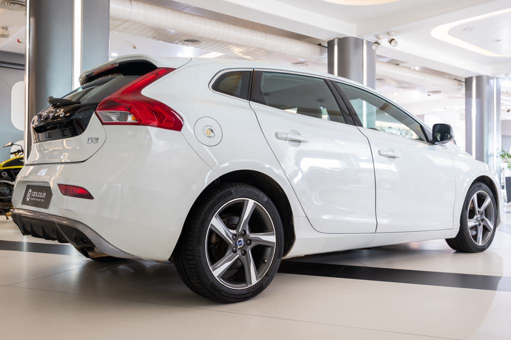 VOLVO V40 CROSS COUNTRY D3