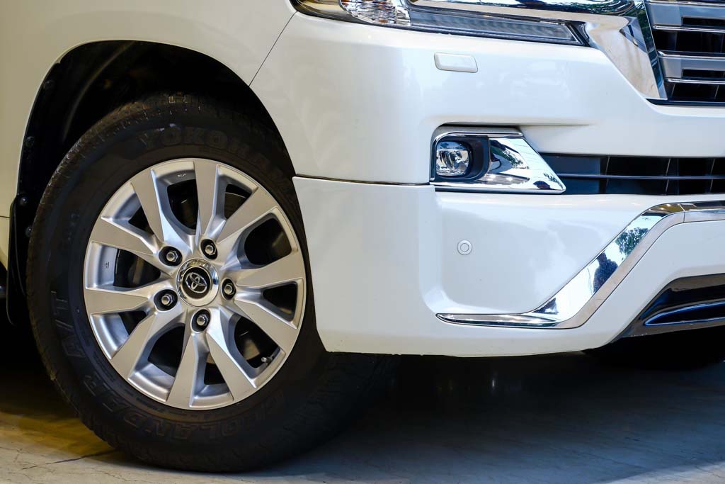 TOYOTA LAND CRUISER LC200 VX