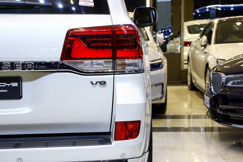 TOYOTA LAND CRUISER LC200 VX