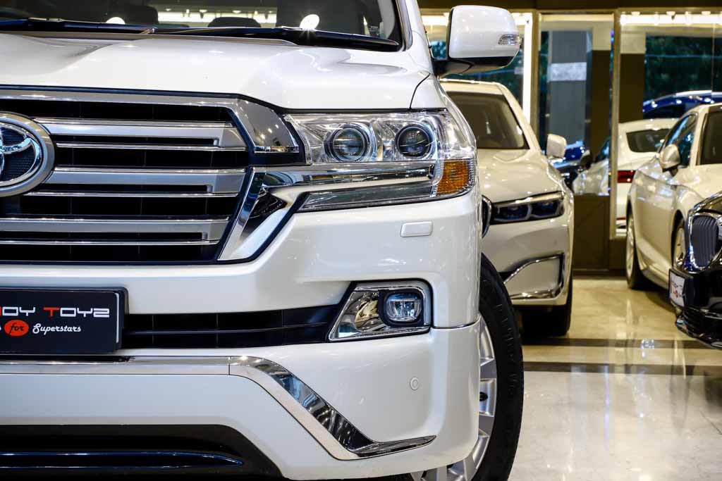 TOYOTA LAND CRUISER LC200 VX