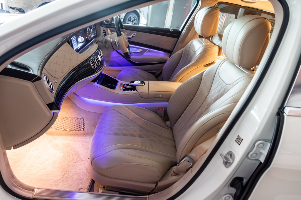 MERCEDES MAYBACH S560