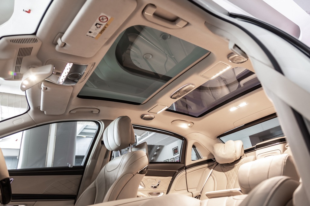 MERCEDES MAYBACH S560