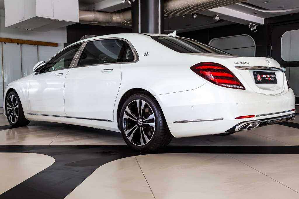 MERCEDES MAYBACH S560