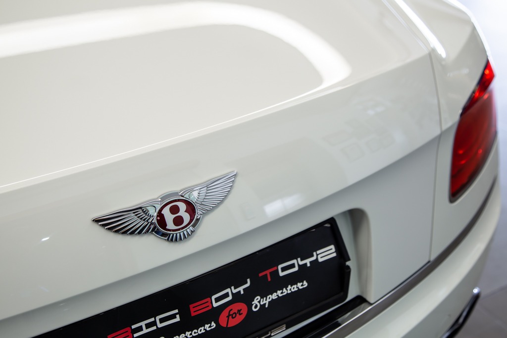 BENTLEY FLYING SPUR V8