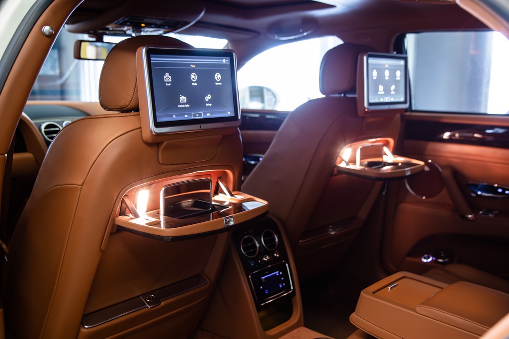 BENTLEY FLYING SPUR V8