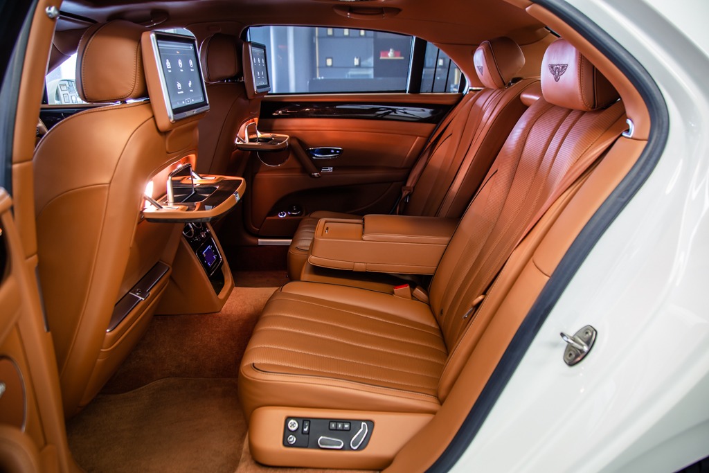 BENTLEY FLYING SPUR V8