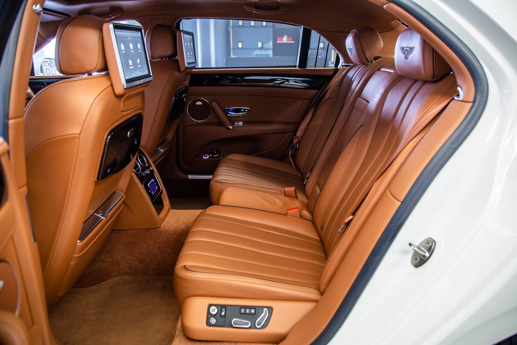 BENTLEY FLYING SPUR V8