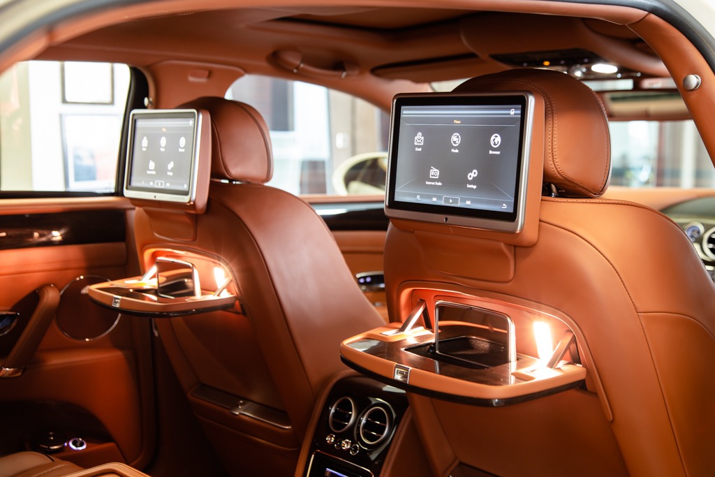 BENTLEY FLYING SPUR V8
