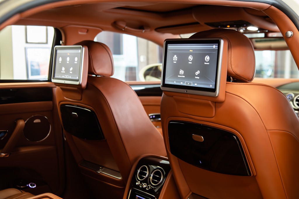BENTLEY FLYING SPUR V8