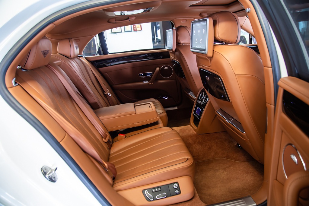 BENTLEY FLYING SPUR V8