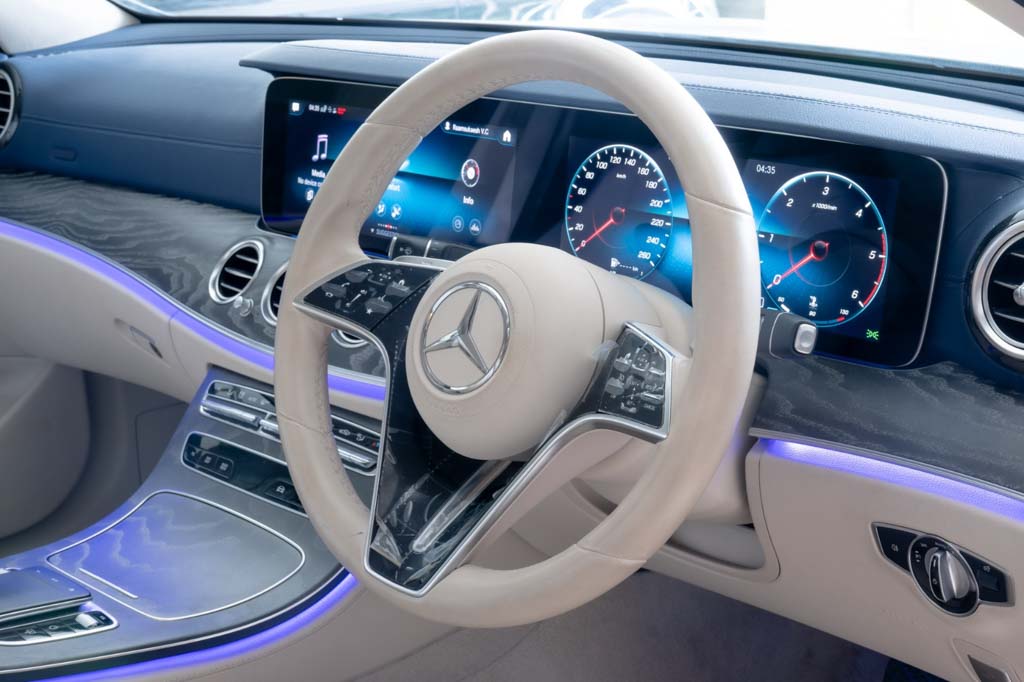 MERCEDES BENZ E350D AMG LINE