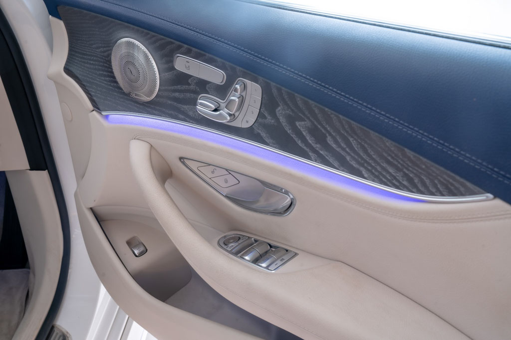 MERCEDES BENZ E350D AMG LINE