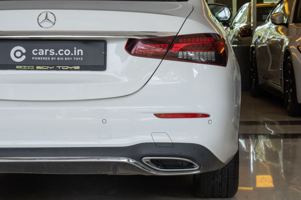 MERCEDES BENZ E350D AMG LINE