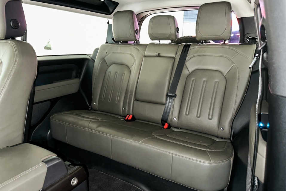 LAND ROVER DEFENDER 90 P300 SE