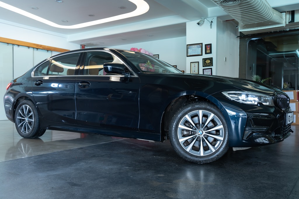 BMW 330LI GRAN LUXURY LINE
