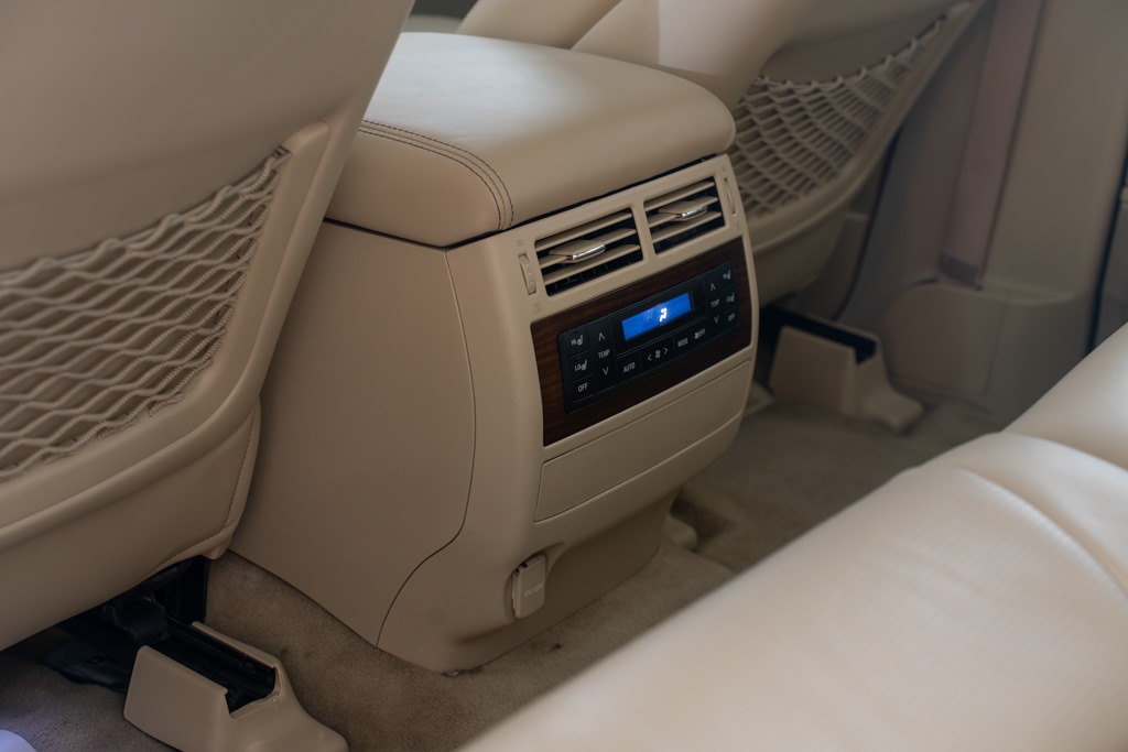 TOYOTA LAND CRUISER LC200 VX