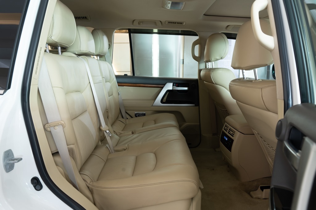 TOYOTA LAND CRUISER LC200 VX