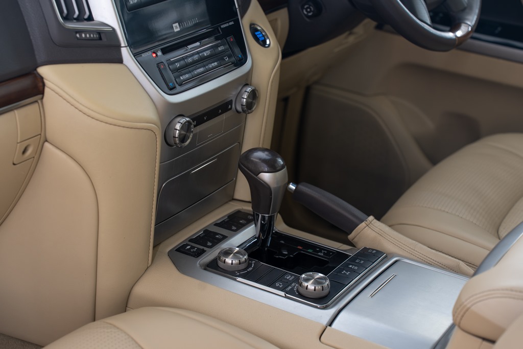 TOYOTA LAND CRUISER LC200 VX