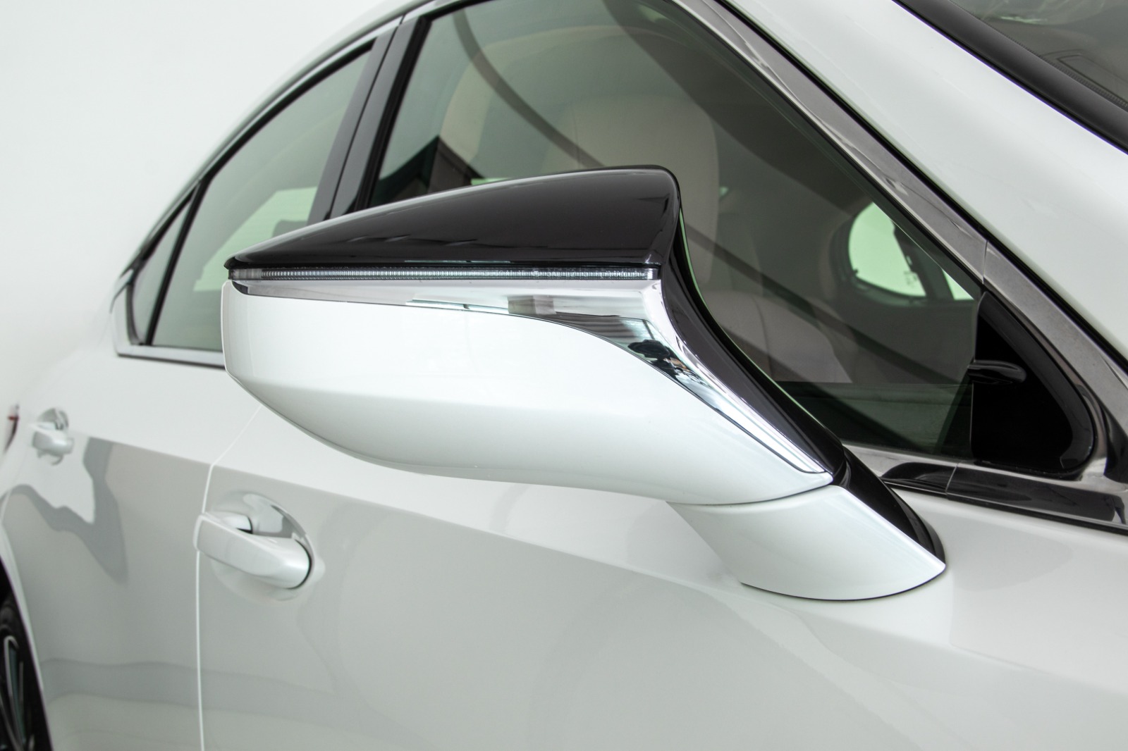 LEXUS ES300H LUXURY