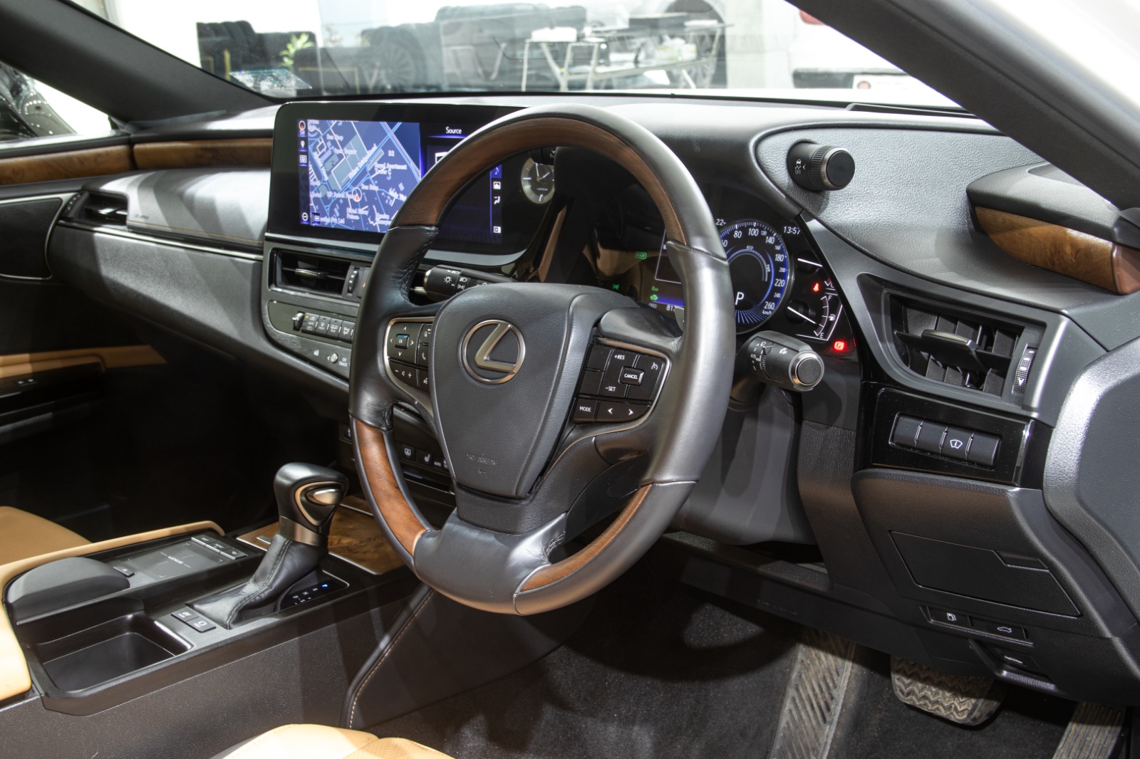 LEXUS ES300H LUXURY