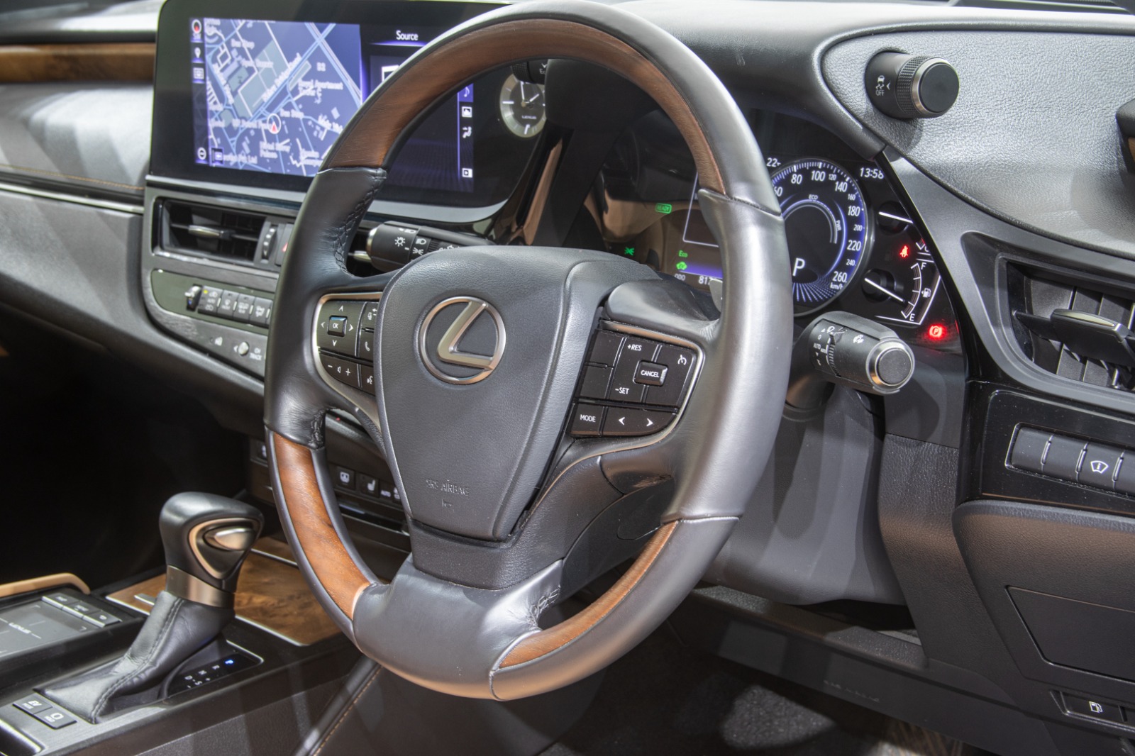 LEXUS ES300H LUXURY