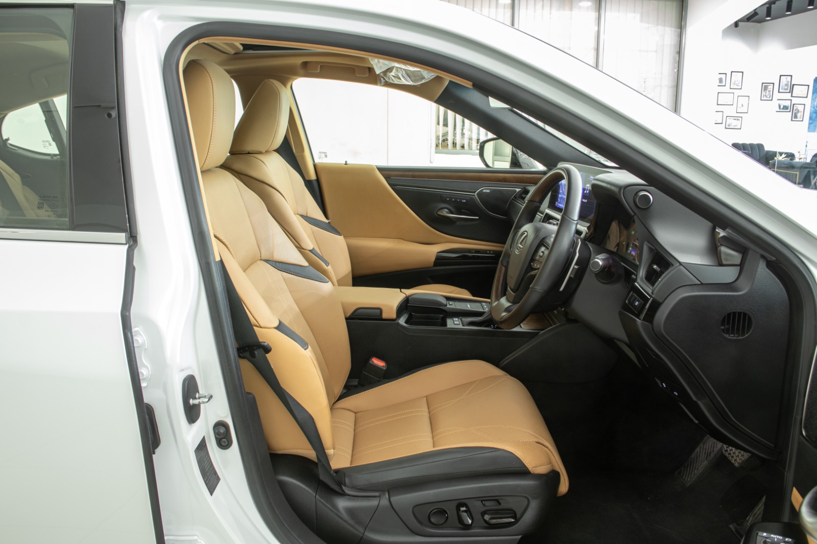 LEXUS ES300H LUXURY
