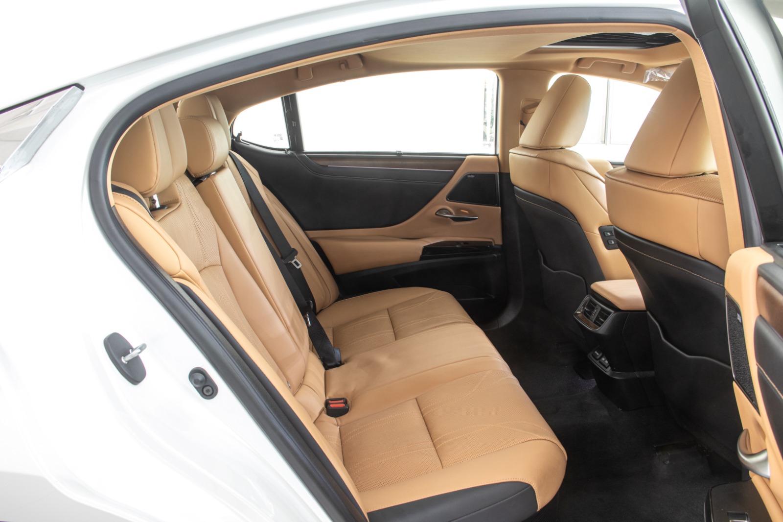 LEXUS ES300H LUXURY