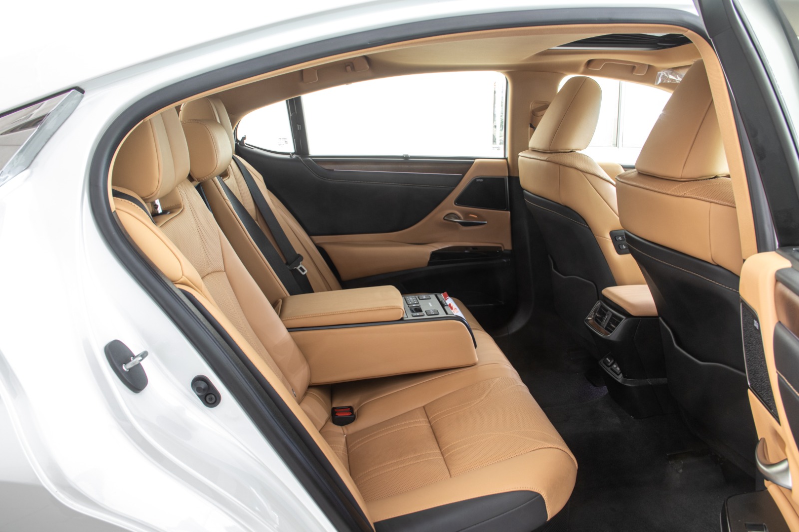 LEXUS ES300H LUXURY