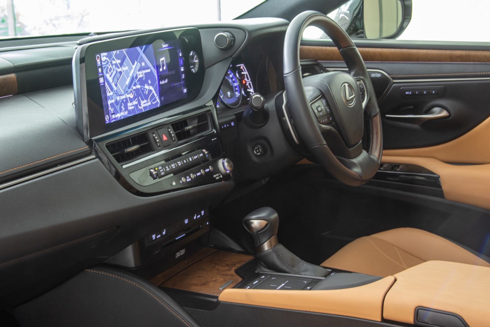 LEXUS ES300H LUXURY