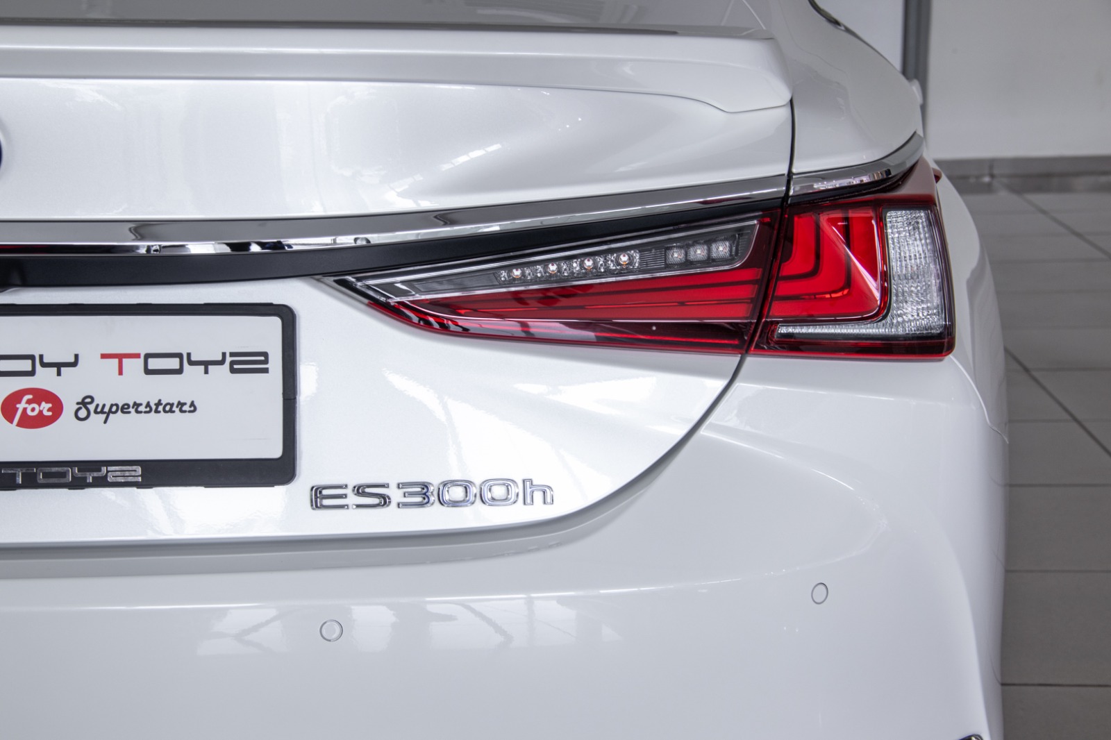 LEXUS ES300H LUXURY