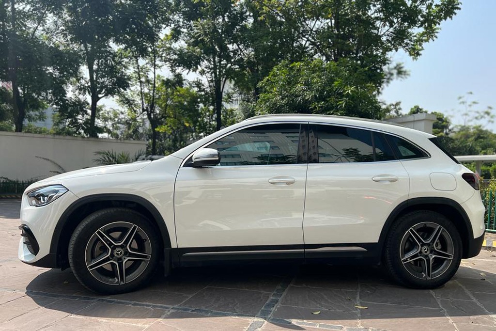 MERCEDES BENZ GLA 220d 4matic AMG Line