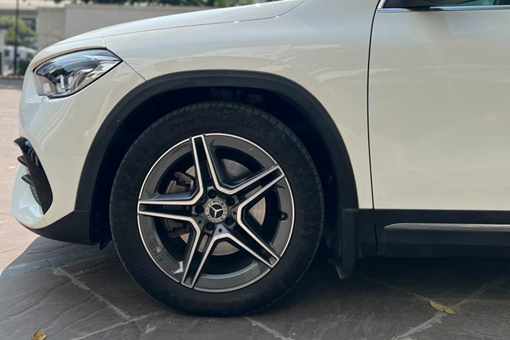 MERCEDES BENZ GLA 220d 4matic AMG Line