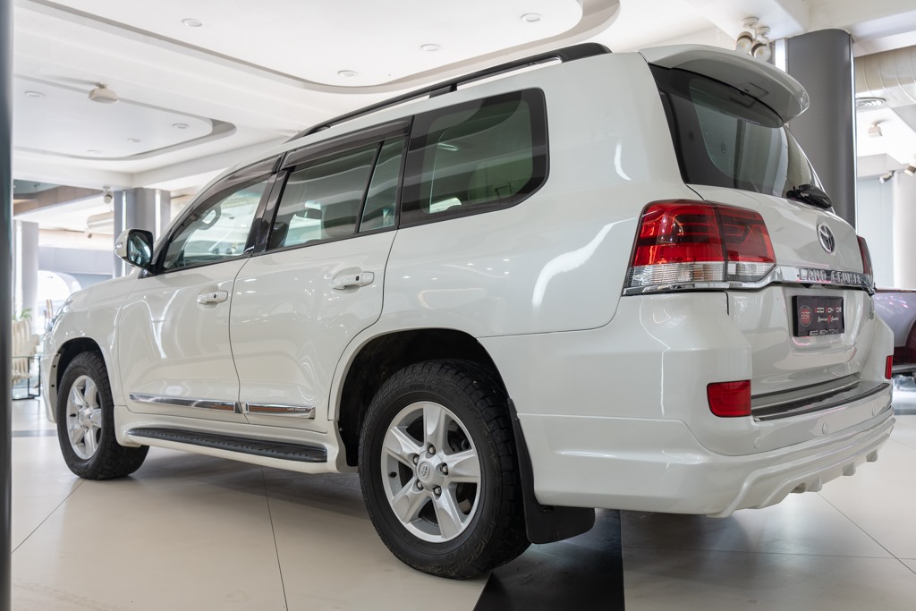 Toyota Land Cruiser LC200 VX